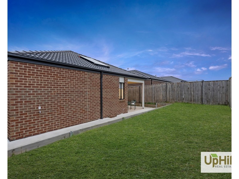 39 Powlett Drive, Clyde VIC 3978