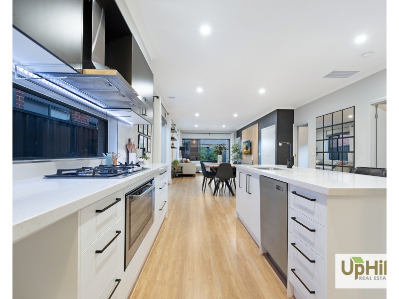 14 Milka Avenue, Clyde North VIC 3978