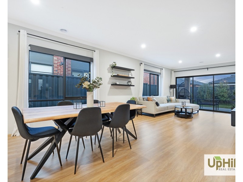 14 Milka Avenue, Clyde North VIC 3978