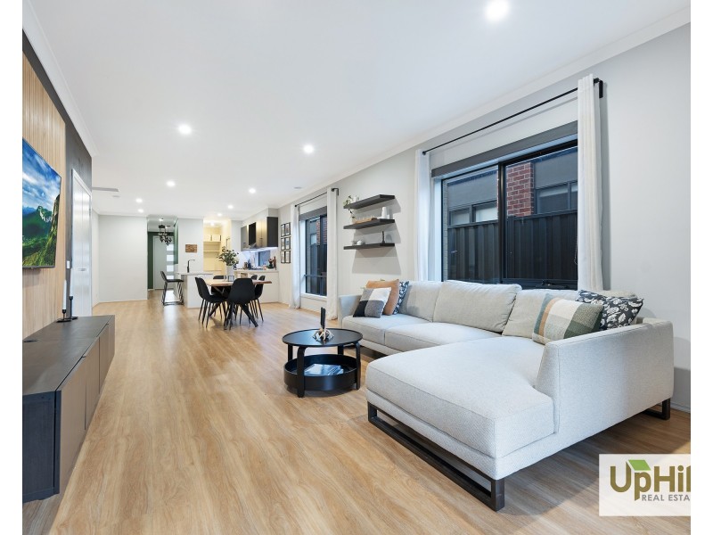 14 Milka Avenue, Clyde North VIC 3978