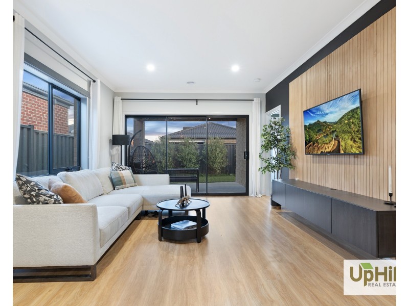 14 Milka Avenue, Clyde North VIC 3978