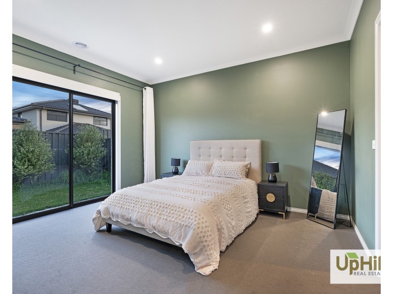 14 Milka Avenue, Clyde North VIC 3978