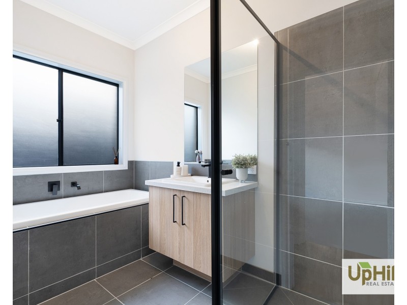 14 Milka Avenue, Clyde North VIC 3978