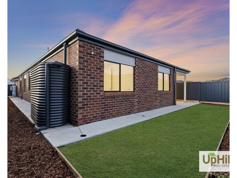 69 Shearjoy Loop, Clyde North VIC 3978