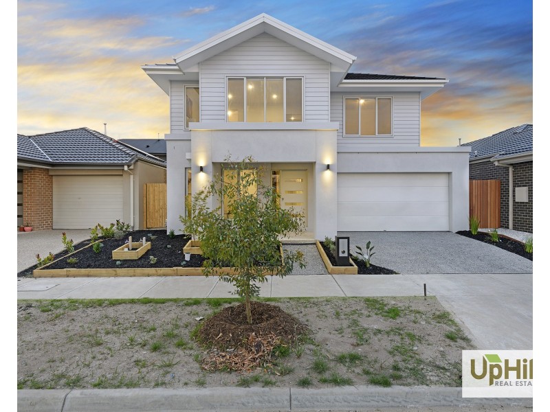 17 Clelland Way, Clyde North VIC 3978