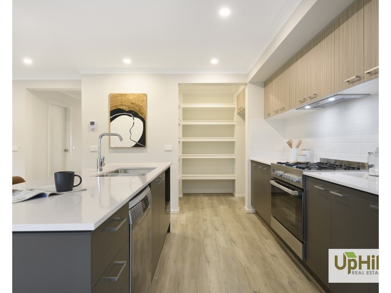 17 Clelland Way, Clyde North VIC 3978