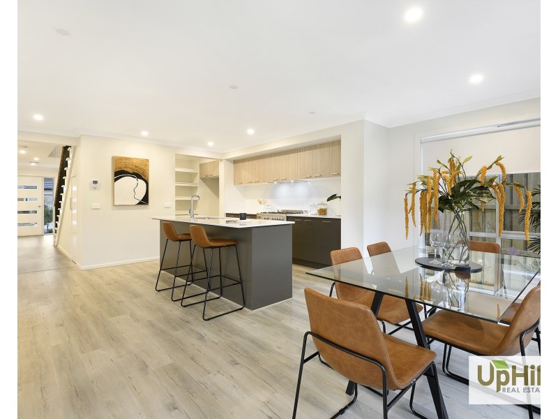 17 Clelland Way, Clyde North VIC 3978