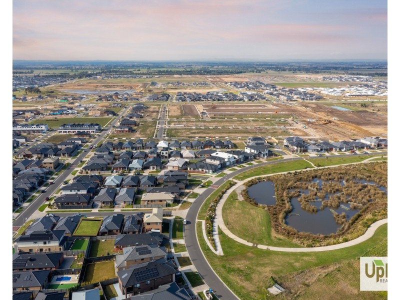 6 Docile Avenue, Clyde VIC 3978