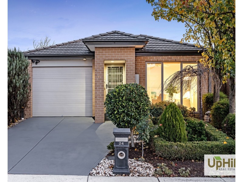 24 Bimberry Circuit, Clyde VIC 3978