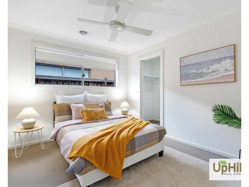 24 Bimberry Circuit, Clyde VIC 3978