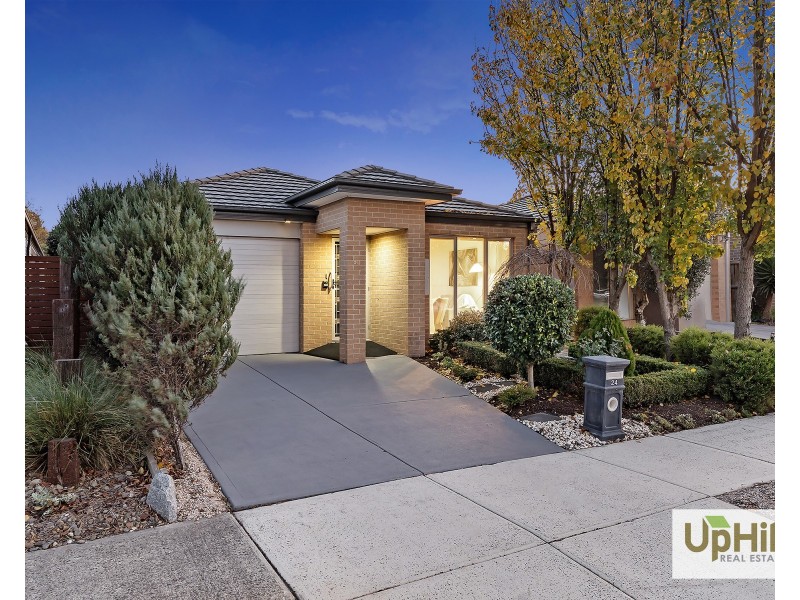 24 Bimberry Circuit, Clyde VIC 3978