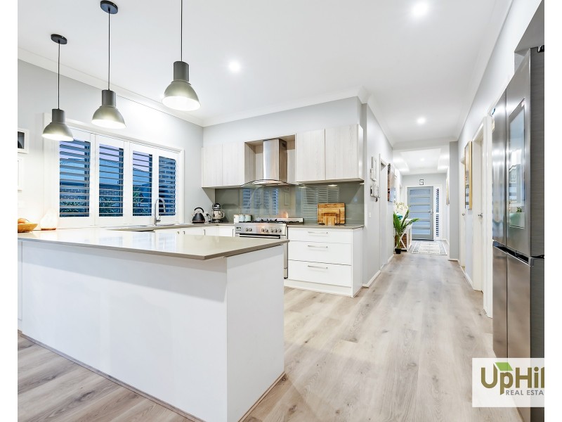 4 Esk Street, Clyde North VIC 3978