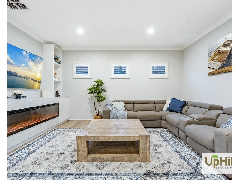 4 Esk Street, Clyde North VIC 3978