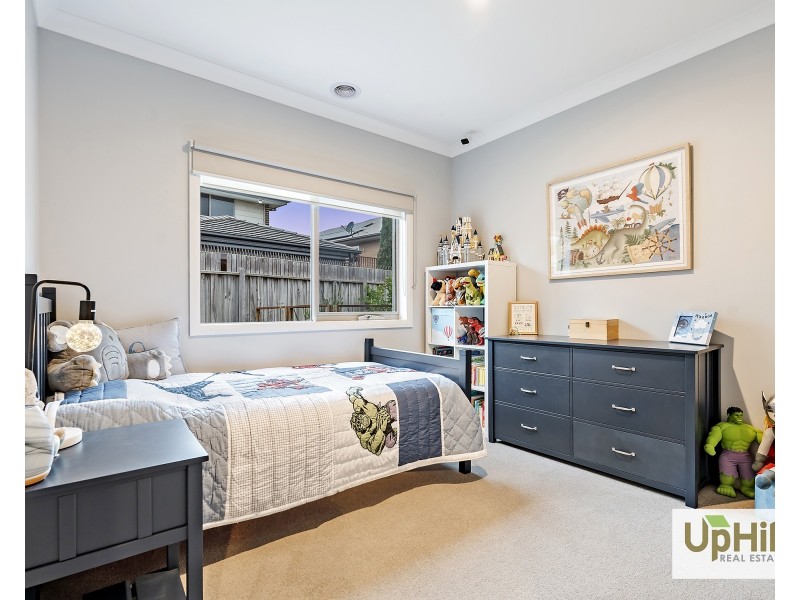 4 Esk Street, Clyde North VIC 3978