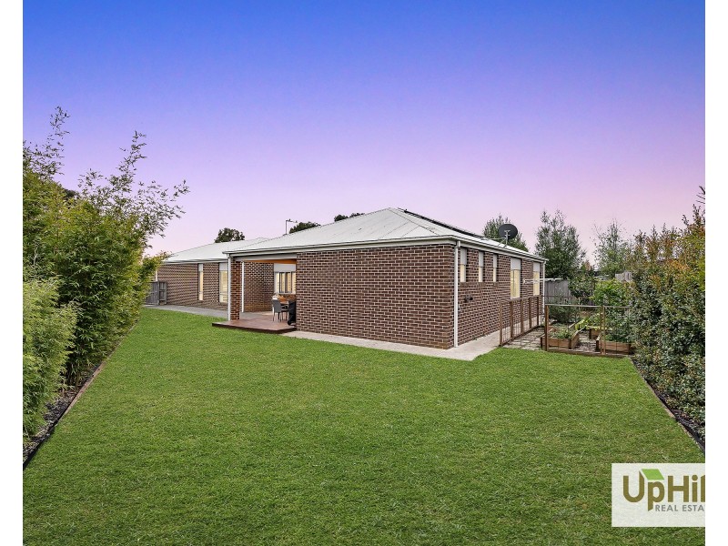 4 Esk Street, Clyde North VIC 3978