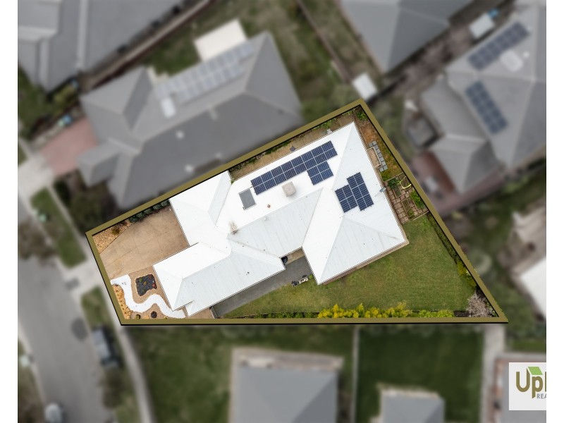 4 Esk Street, Clyde North VIC 3978