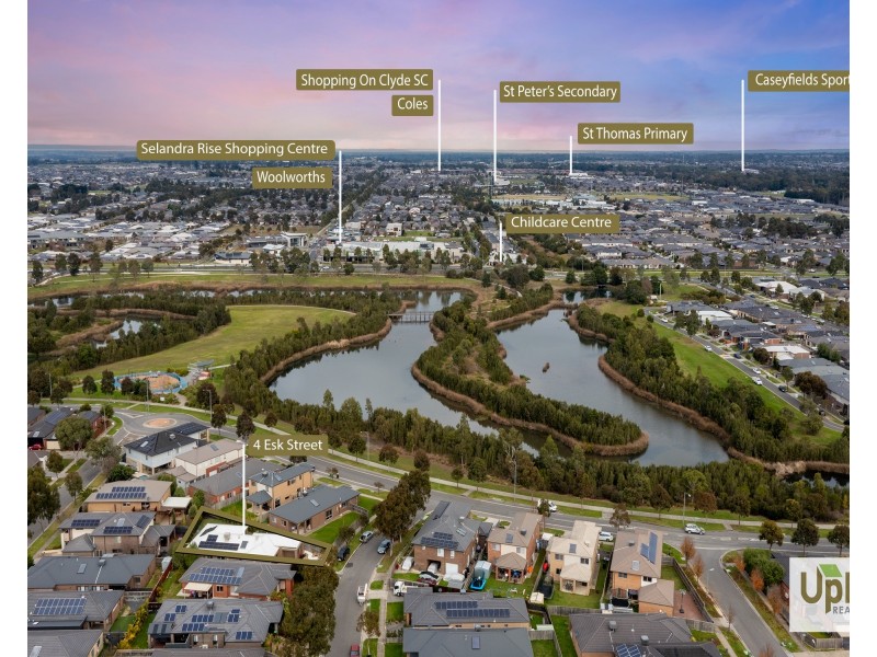 4 Esk Street, Clyde North VIC 3978