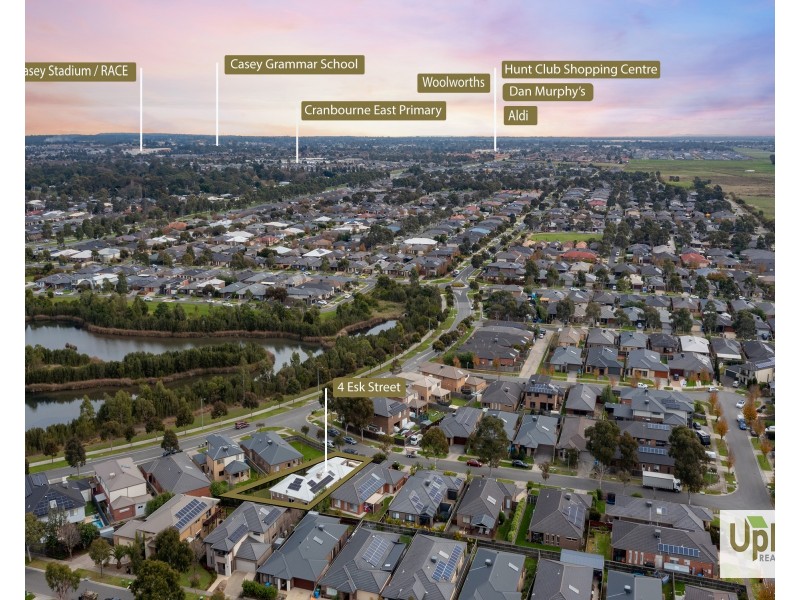 4 Esk Street, Clyde North VIC 3978