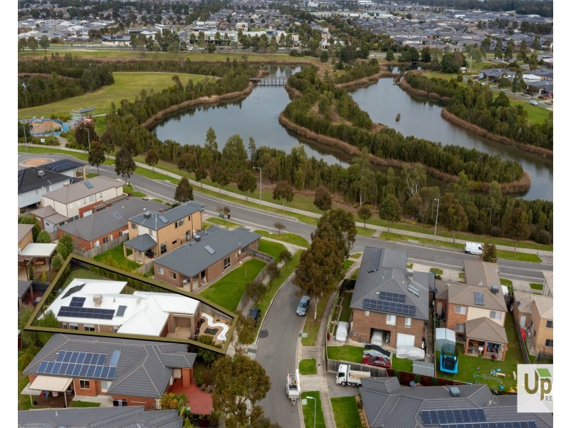 4 Esk Street, Clyde North VIC 3978