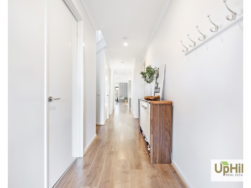 12  Treehouse Avenue, Clyde VIC 3978