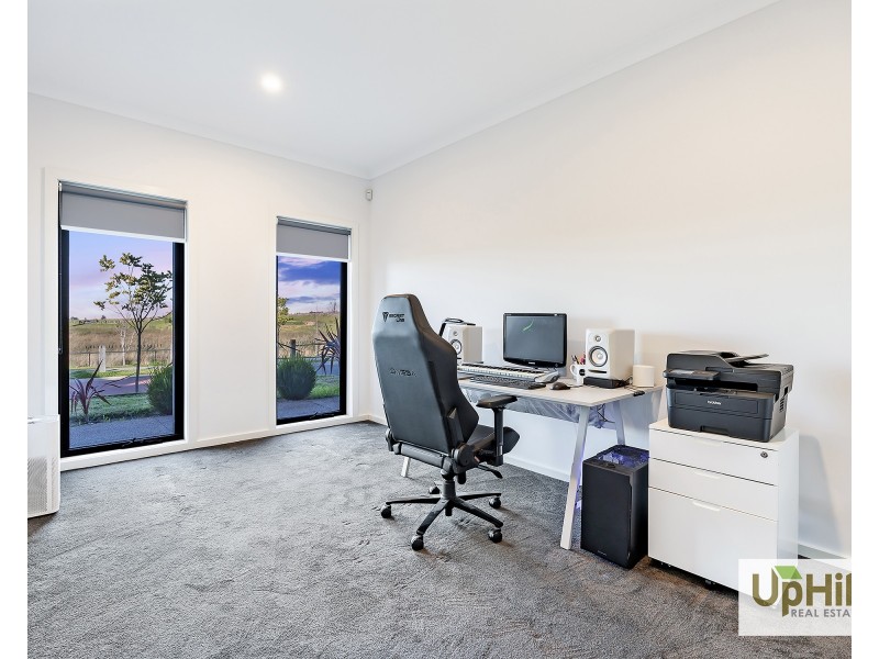 12  Treehouse Avenue, Clyde VIC 3978