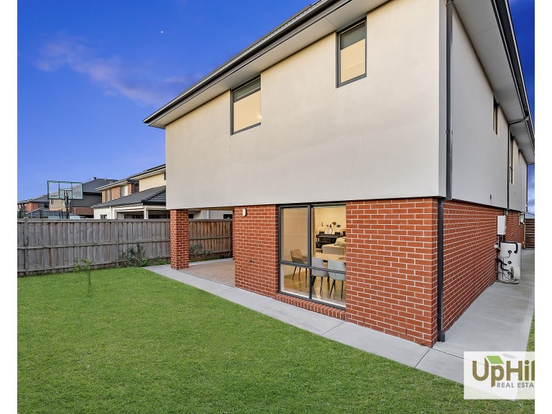 12  Treehouse Avenue, Clyde VIC 3978