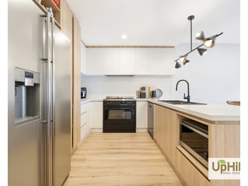 8 Pesaro Street, Clyde VIC 3978