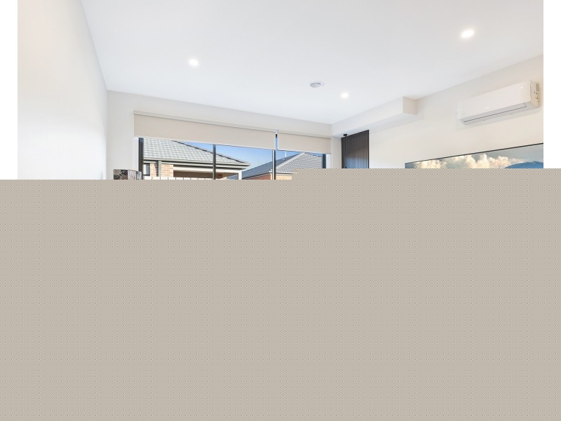 8 Pesaro Street, Clyde VIC 3978