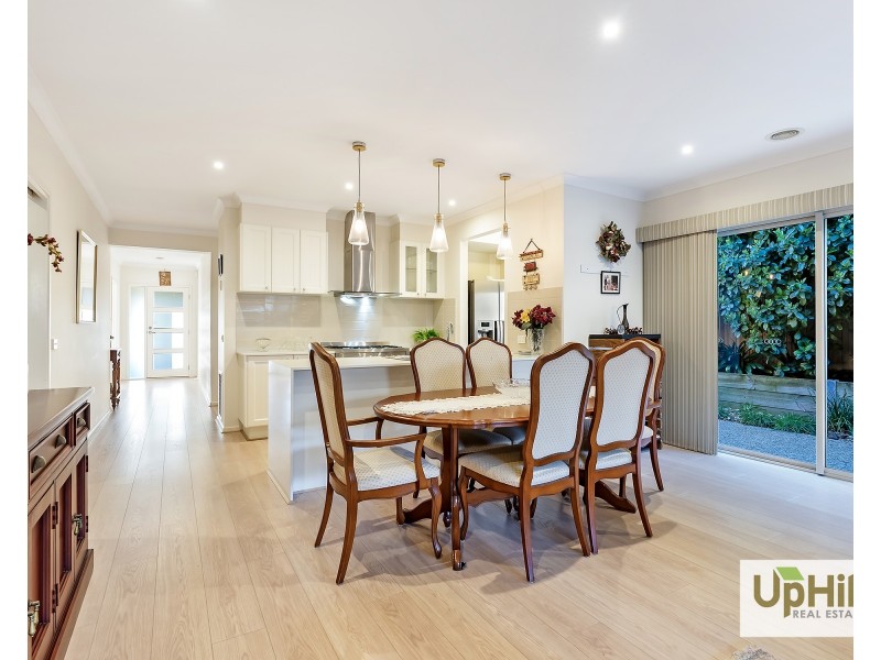 64 Como Parade, Clyde North VIC 3978