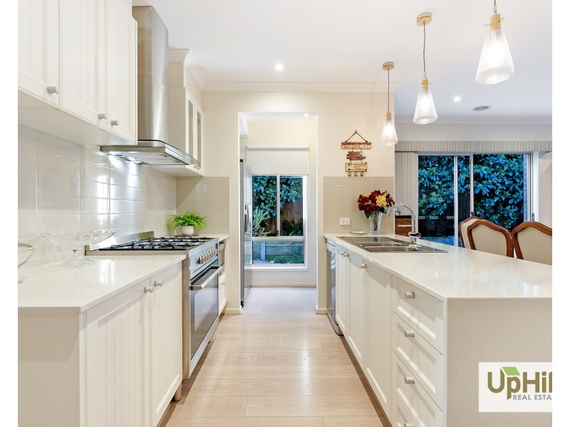 64 Como Parade, Clyde North VIC 3978