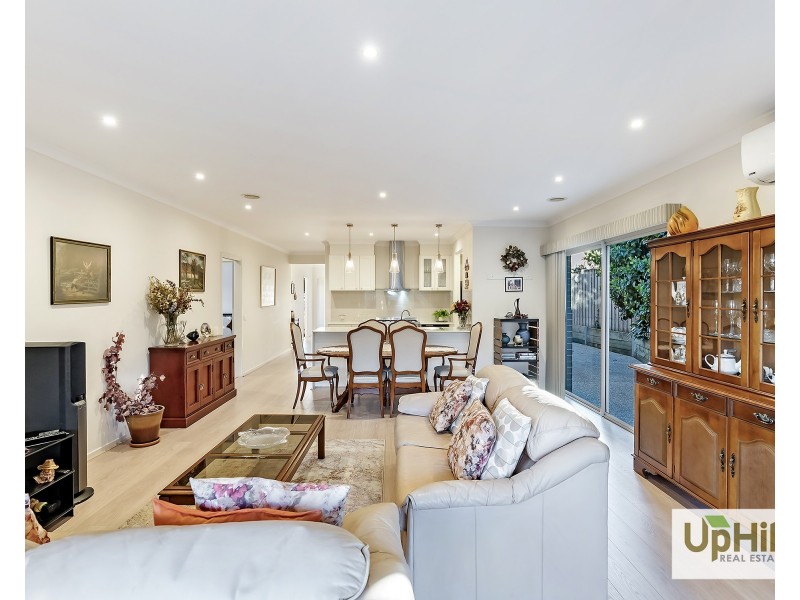 64 Como Parade, Clyde North VIC 3978