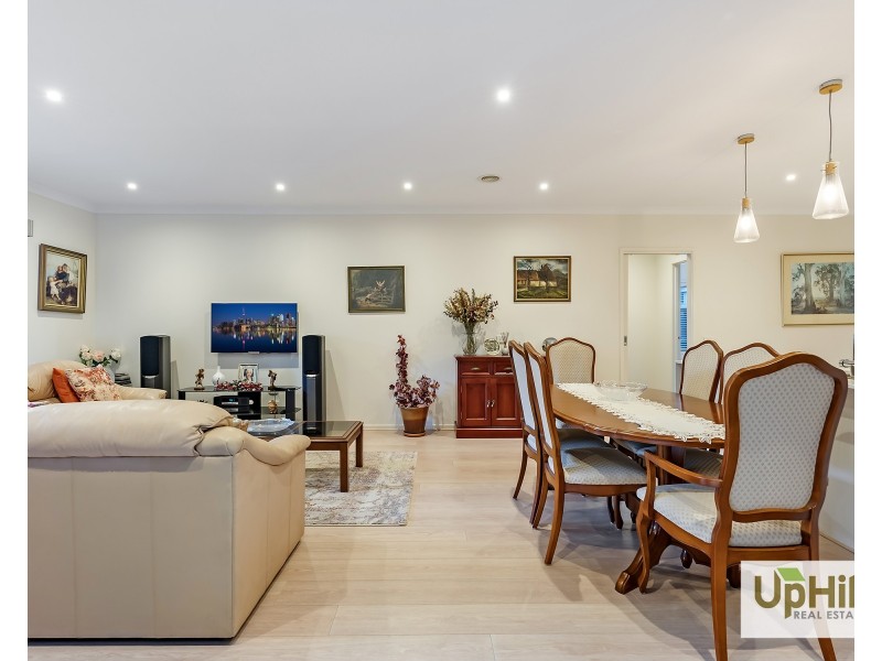 64 Como Parade, Clyde North VIC 3978