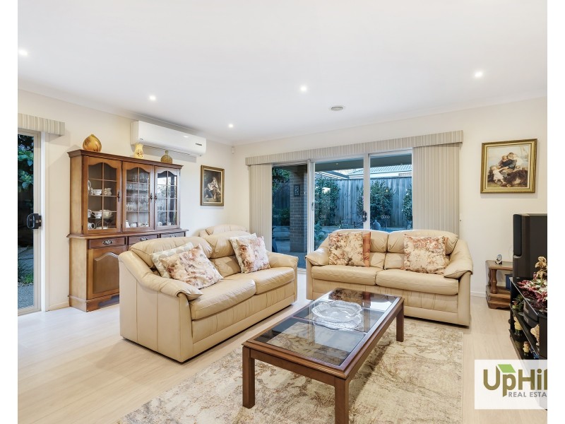 64 Como Parade, Clyde North VIC 3978