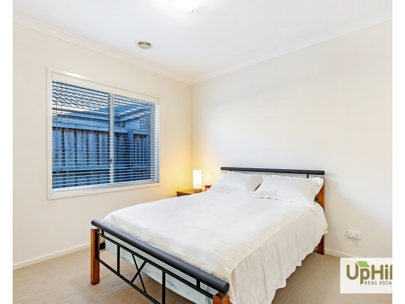 64 Como Parade, Clyde North VIC 3978