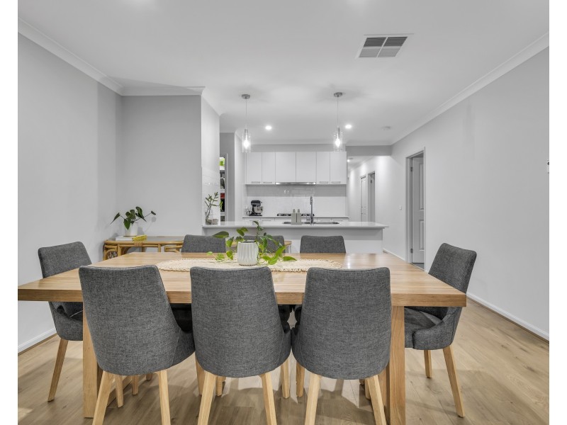 20 Australorp Drive, Clyde North VIC 3978