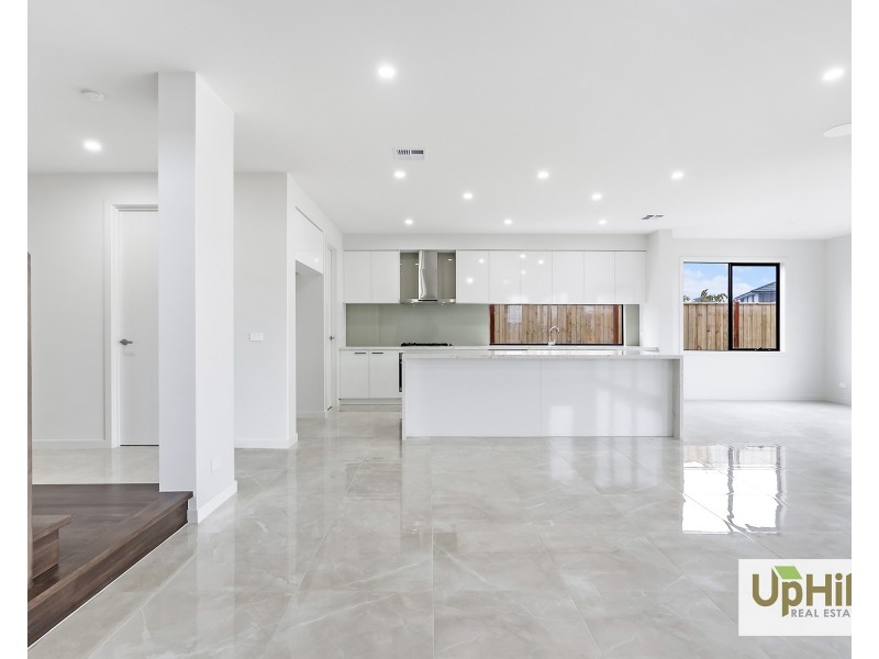 13 Berrenda Street, Clyde North VIC 3978