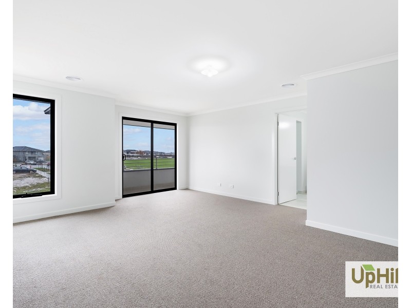 13 Berrenda Street, Clyde North VIC 3978