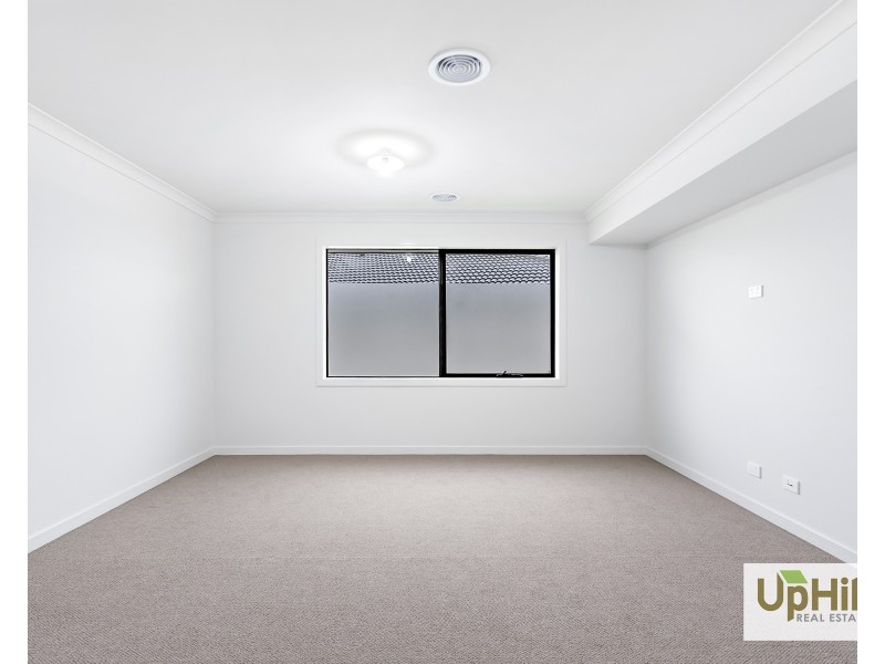 13 Berrenda Street, Clyde North VIC 3978