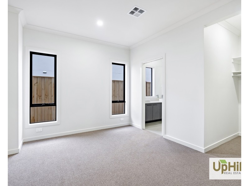 13 Berrenda Street, Clyde North VIC 3978