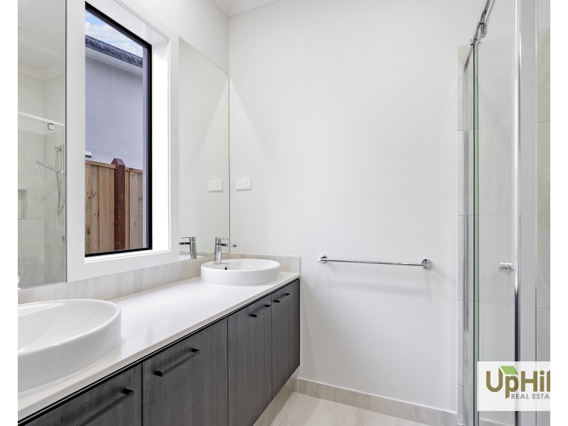 13 Berrenda Street, Clyde North VIC 3978