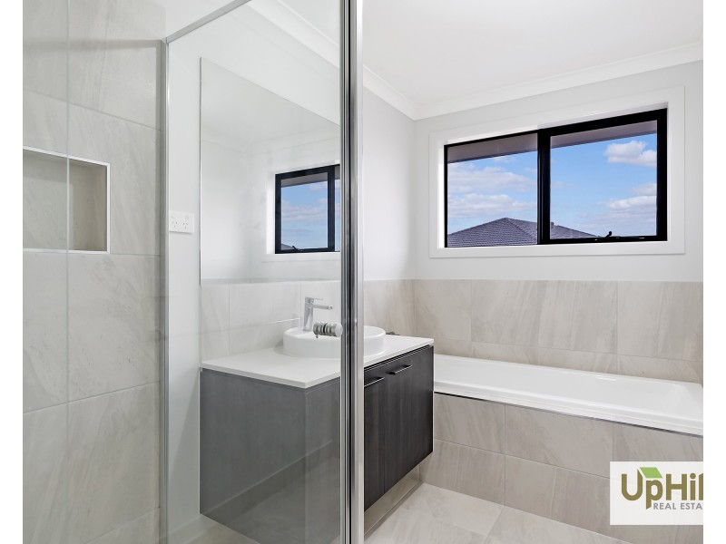 13 Berrenda Street, Clyde North VIC 3978