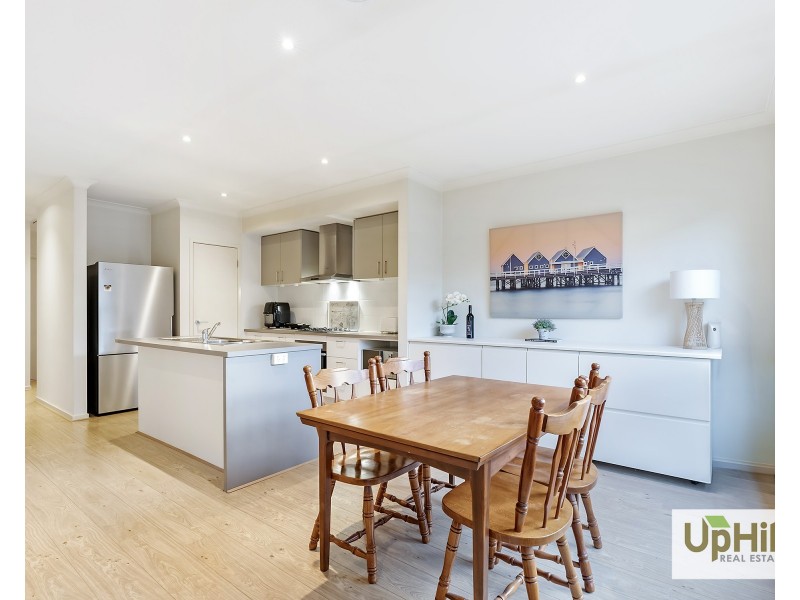 22 Kilmarnock Way, Clyde North VIC 3978