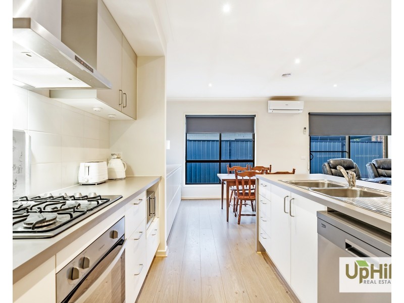 22 Kilmarnock Way, Clyde North VIC 3978