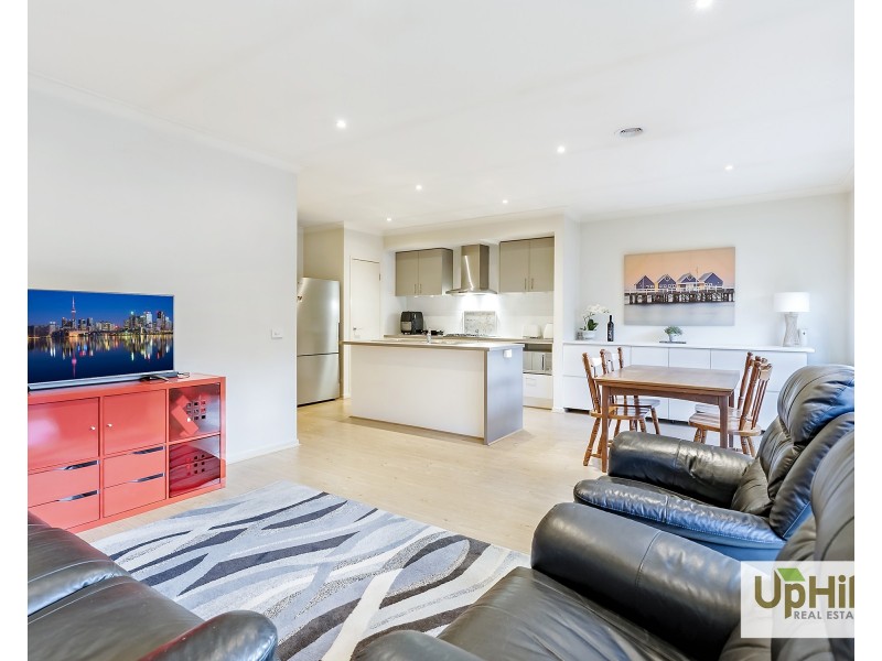 22 Kilmarnock Way, Clyde North VIC 3978