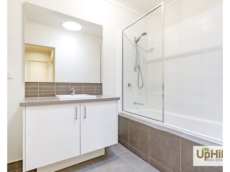 22 Kilmarnock Way, Clyde North VIC 3978