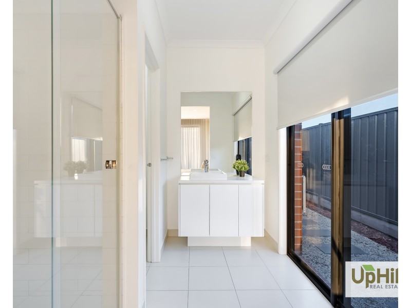 49 Galveston Road, Clyde VIC 3978