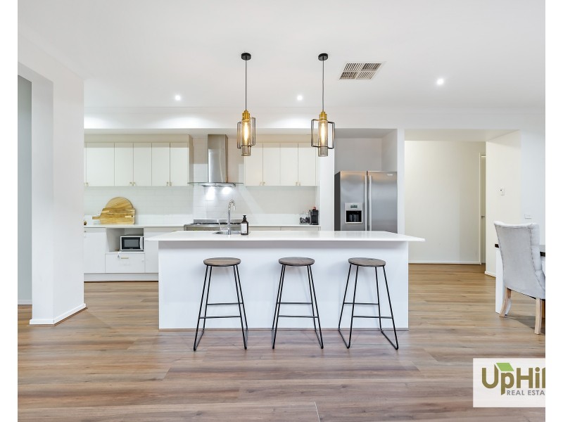 49 Galveston Road, Clyde VIC 3978