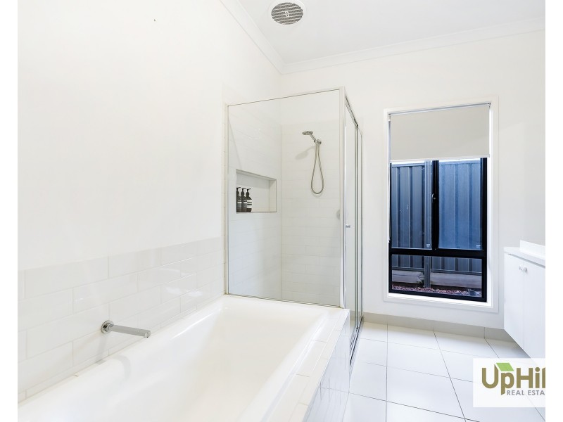 49 Galveston Road, Clyde VIC 3978