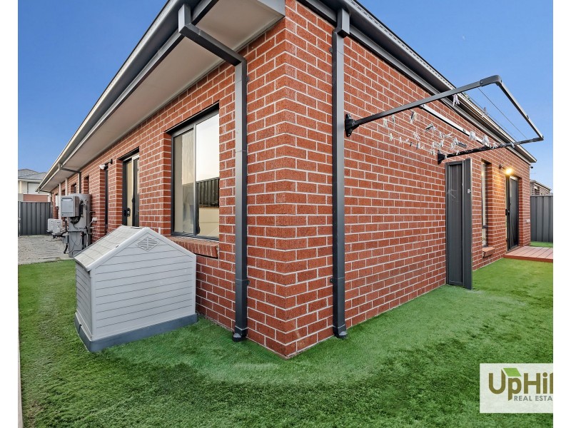 49 Galveston Road, Clyde VIC 3978