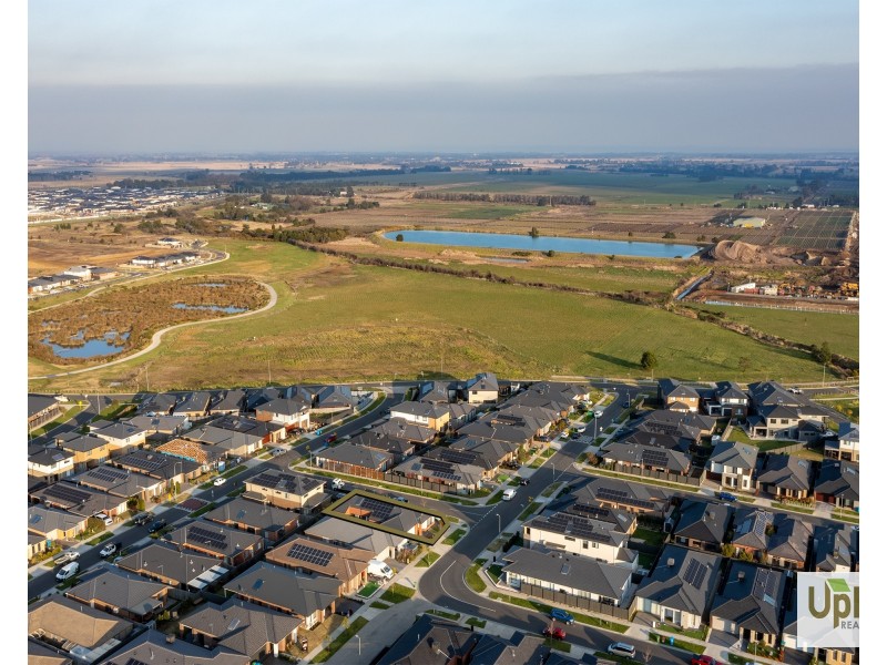 49 Galveston Road, Clyde VIC 3978